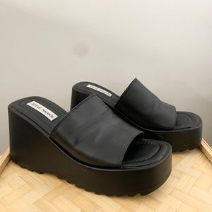 Black Steve Madden chunky sandals